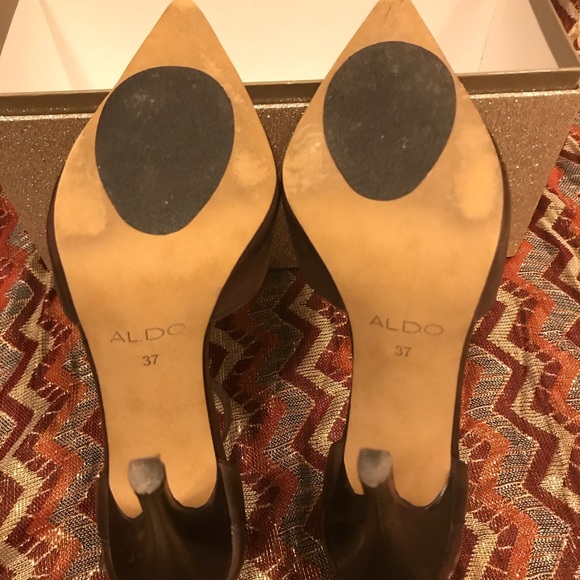 ALDO Brown Pointed Toe Heels w/ Ankle Strap - Picture 4 of 7